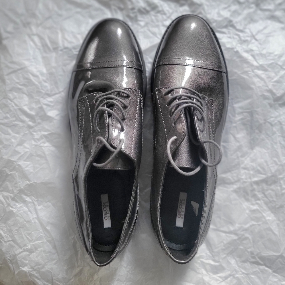 NWOT Geox Women's Silver Leather Lace-Up Shoes Size EU 39 / US 8.5